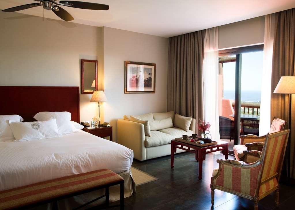 Asia Gardens Hotel & Thai Spa, A Royal Hideaway Hotel Финестрат Номер фото A room at the Hotel