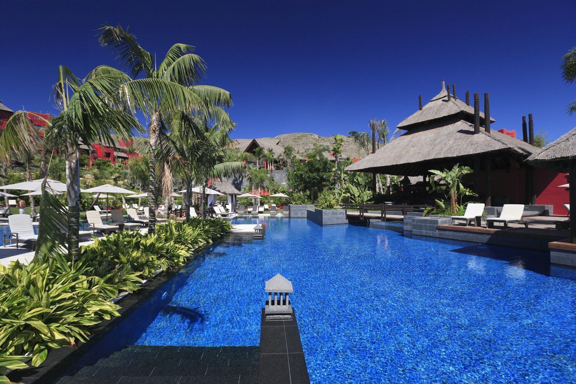 Asia Gardens Hotel & Thai Spa, A Royal Hideaway Hotel Финестрат Удобства фото The pool at the Royal Thai Suite