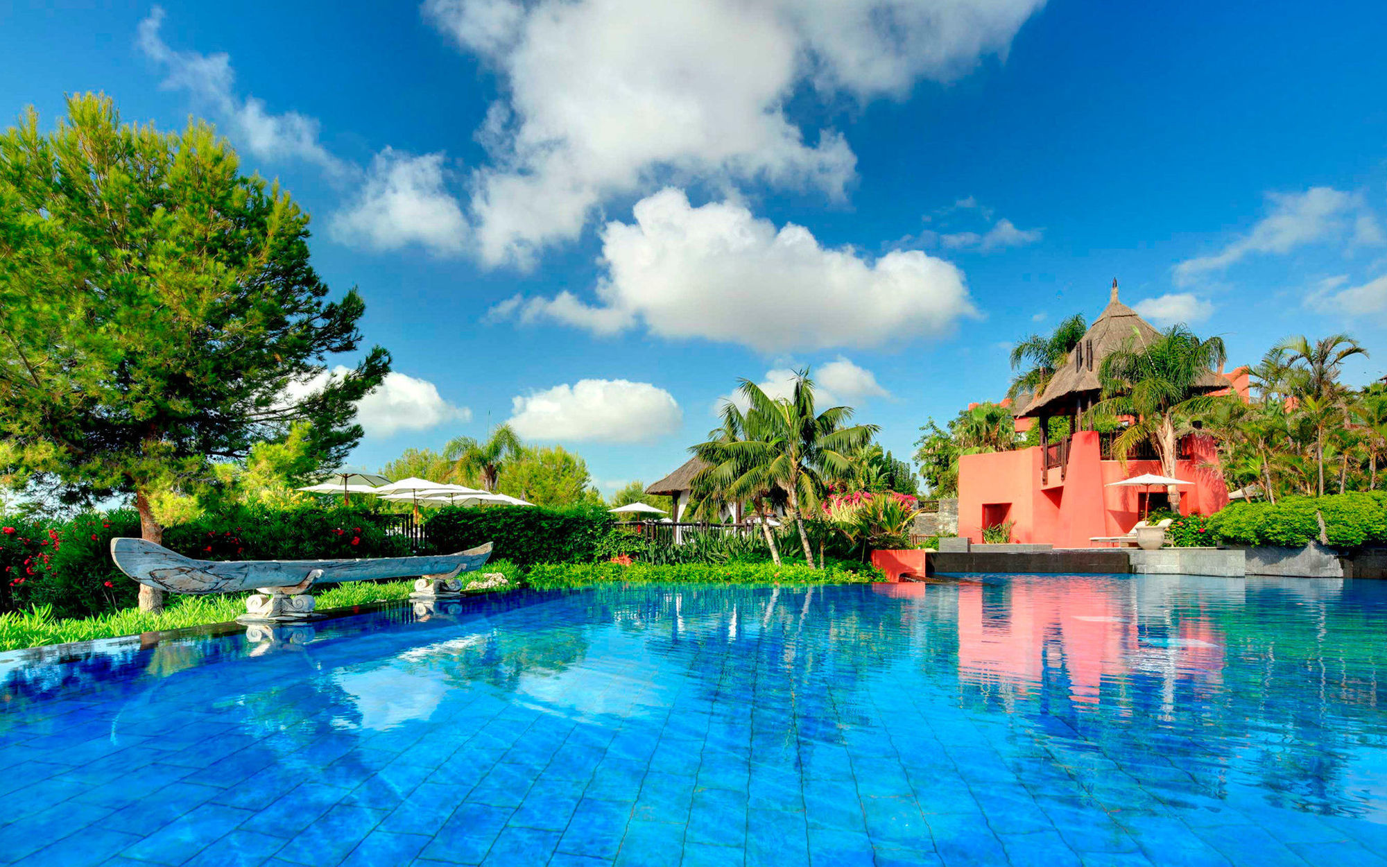 Asia Gardens Hotel & Thai Spa, A Royal Hideaway Hotel Финестрат Удобства фото The pool at the resort
