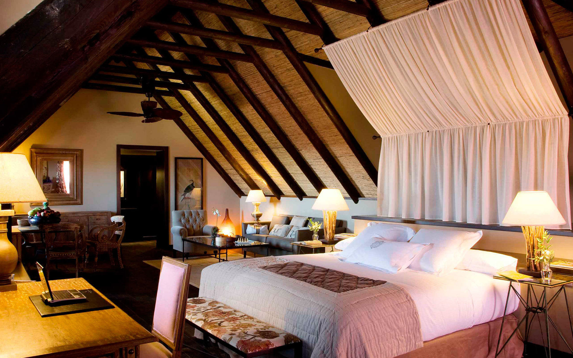 Asia Gardens Hotel & Thai Spa, A Royal Hideaway Hotel Финестрат Номер фото Suite at the Hotel Hacienda Uxmal