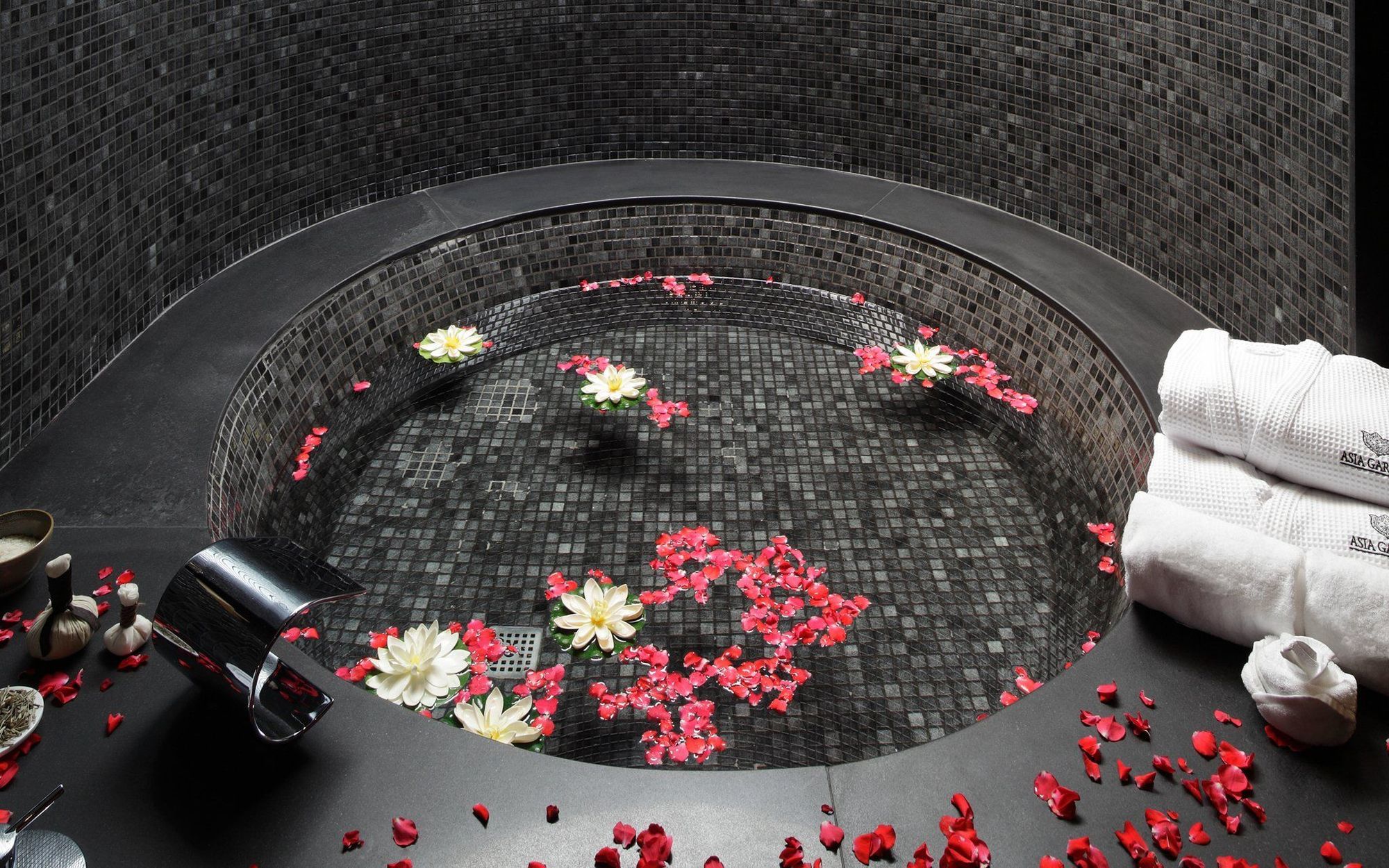 Asia Gardens Hotel & Thai Spa, A Royal Hideaway Hotel Финестрат Экстерьер фото A spa at the Four Seasons Hotel, Hong Kong