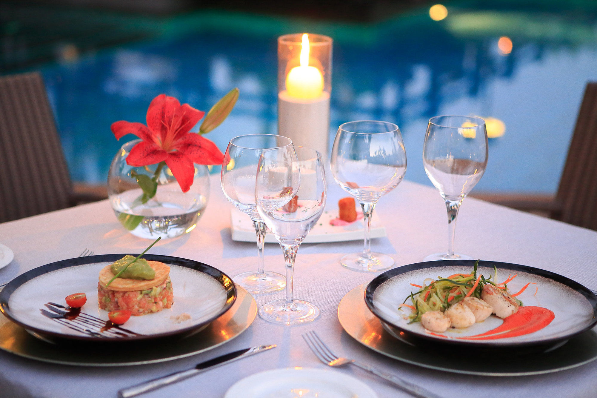 Asia Gardens Hotel & Thai Spa, A Royal Hideaway Hotel Финестрат Экстерьер фото A dinner table at a restaurant
