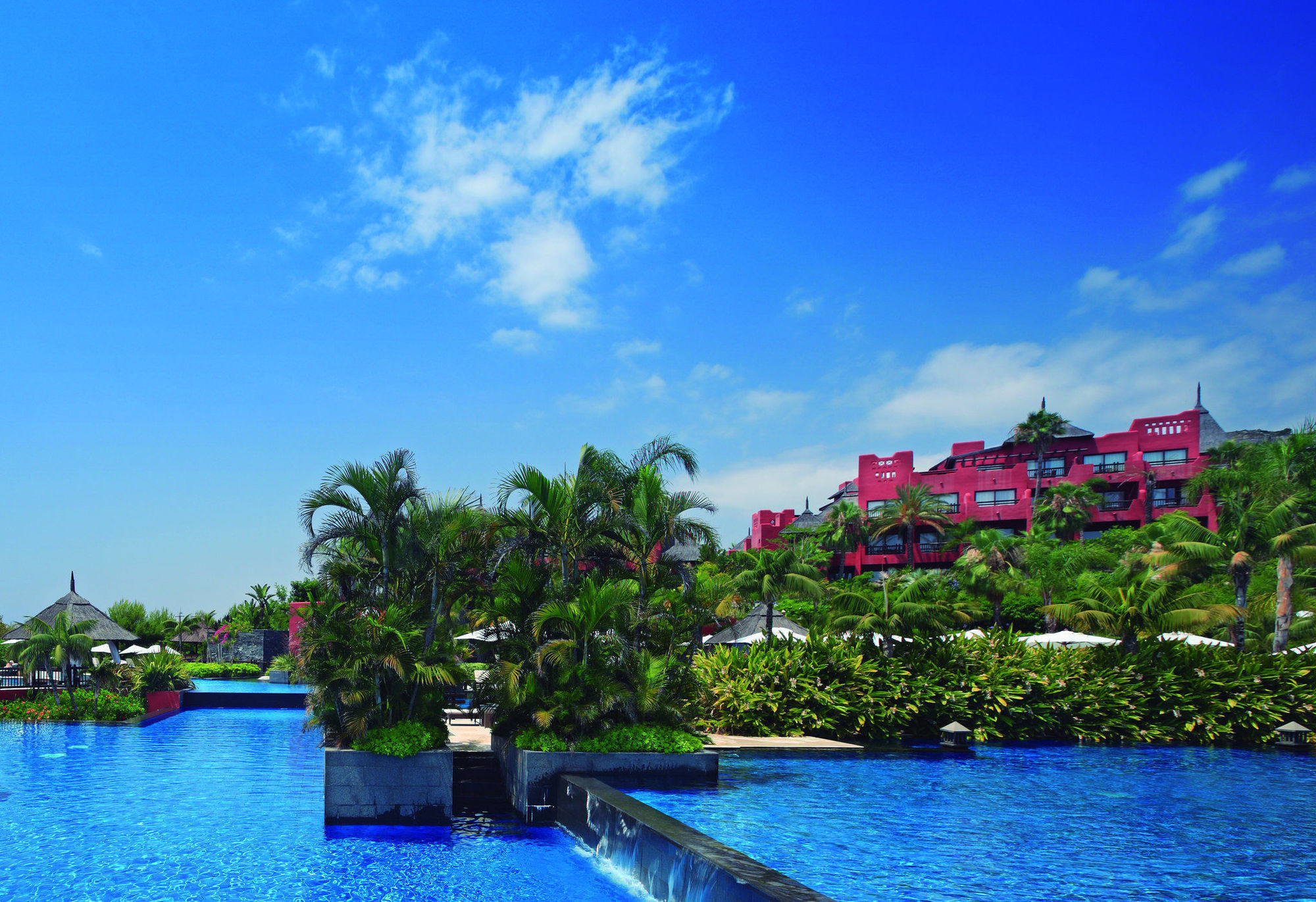 Asia Gardens Hotel & Thai Spa, A Royal Hideaway Hotel Финестрат Экстерьер фото The pool at the Sheraton Nha Trang Hotel & Spa Resort