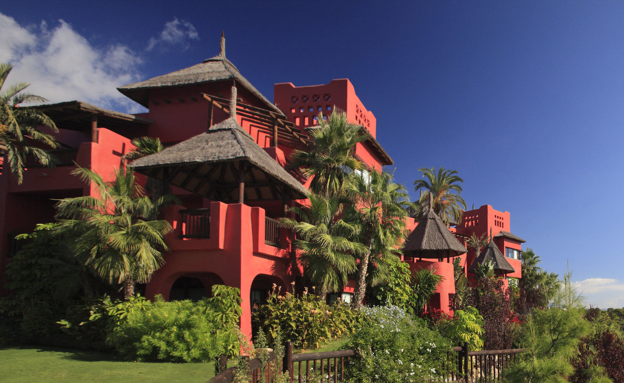 Asia Gardens Hotel & Thai Spa, A Royal Hideaway Hotel Финестрат Экстерьер фото The Royal Mirage Hotel