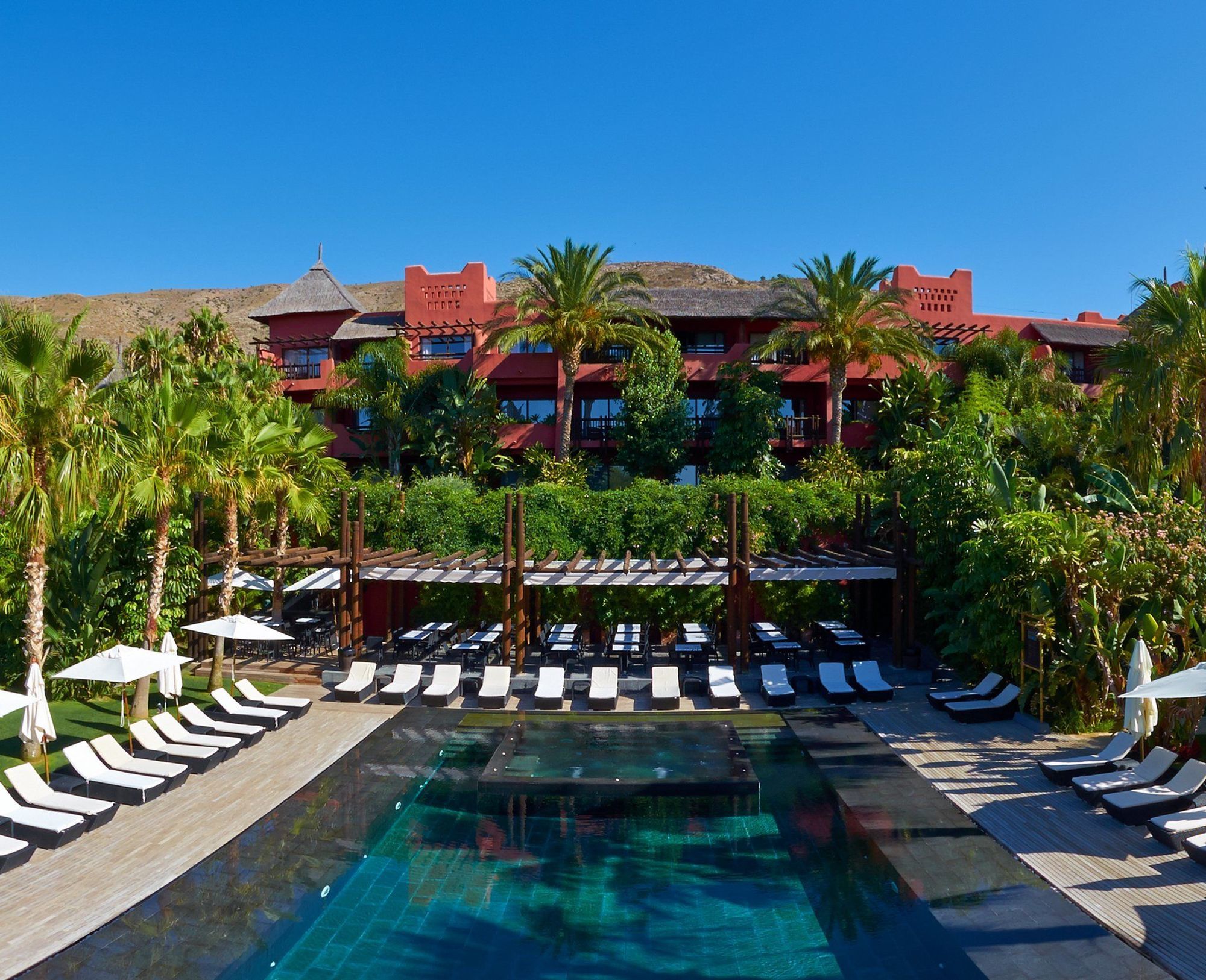 Asia Gardens Hotel & Thai Spa, A Royal Hideaway Hotel Финестрат Экстерьер фото The swimming pool at the hotel