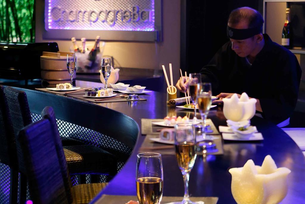 Asia Gardens Hotel & Thai Spa, A Royal Hideaway Hotel Финестрат Экстерьер фото A sushi bar in Paris
