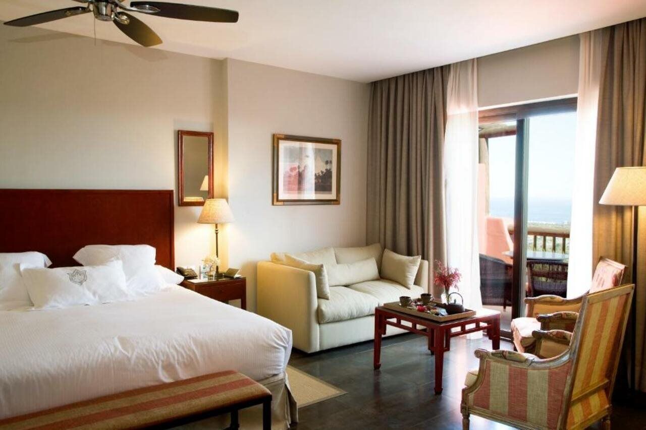 Asia Gardens Hotel & Thai Spa, A Royal Hideaway Hotel Финестрат Экстерьер фото A room at the Four Seasons Hotel